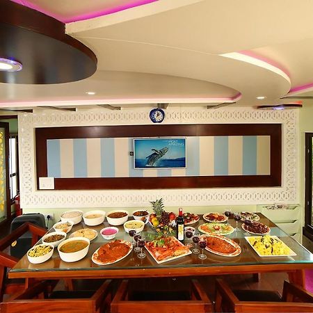 Indiavacationz Houseboats Hotel Alappuzha Exterior foto