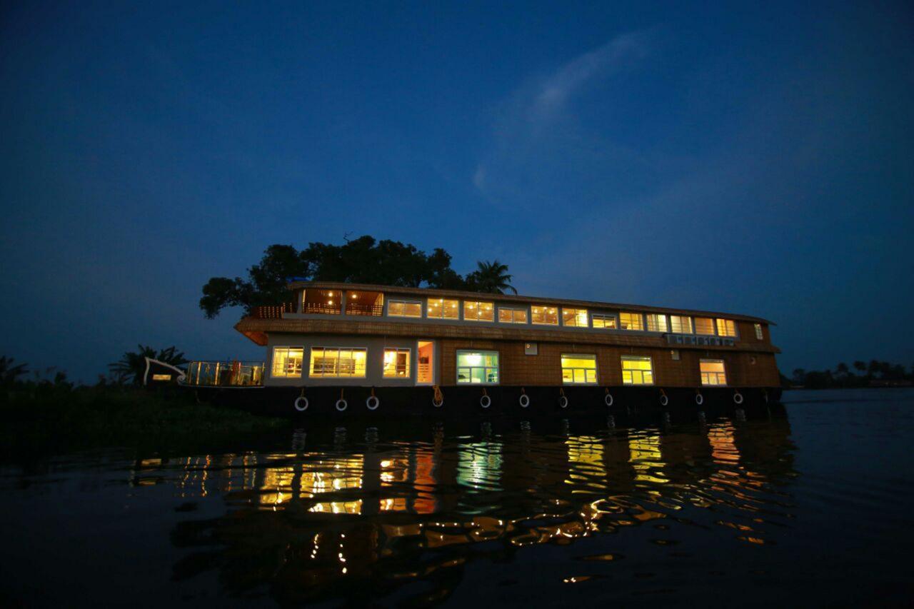 Indiavacationz Houseboats Hotel Alappuzha Exterior foto