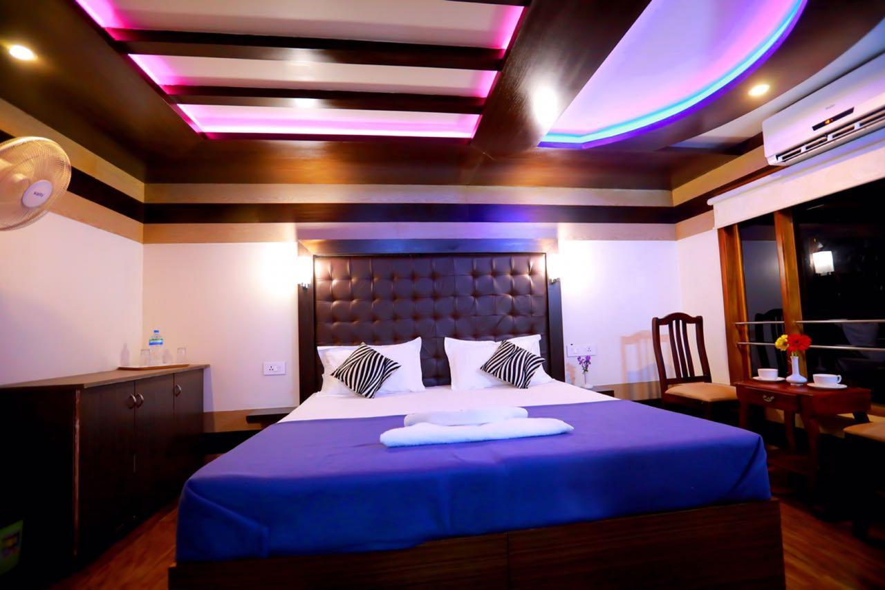 Indiavacationz Houseboats Hotel Alappuzha Exterior foto